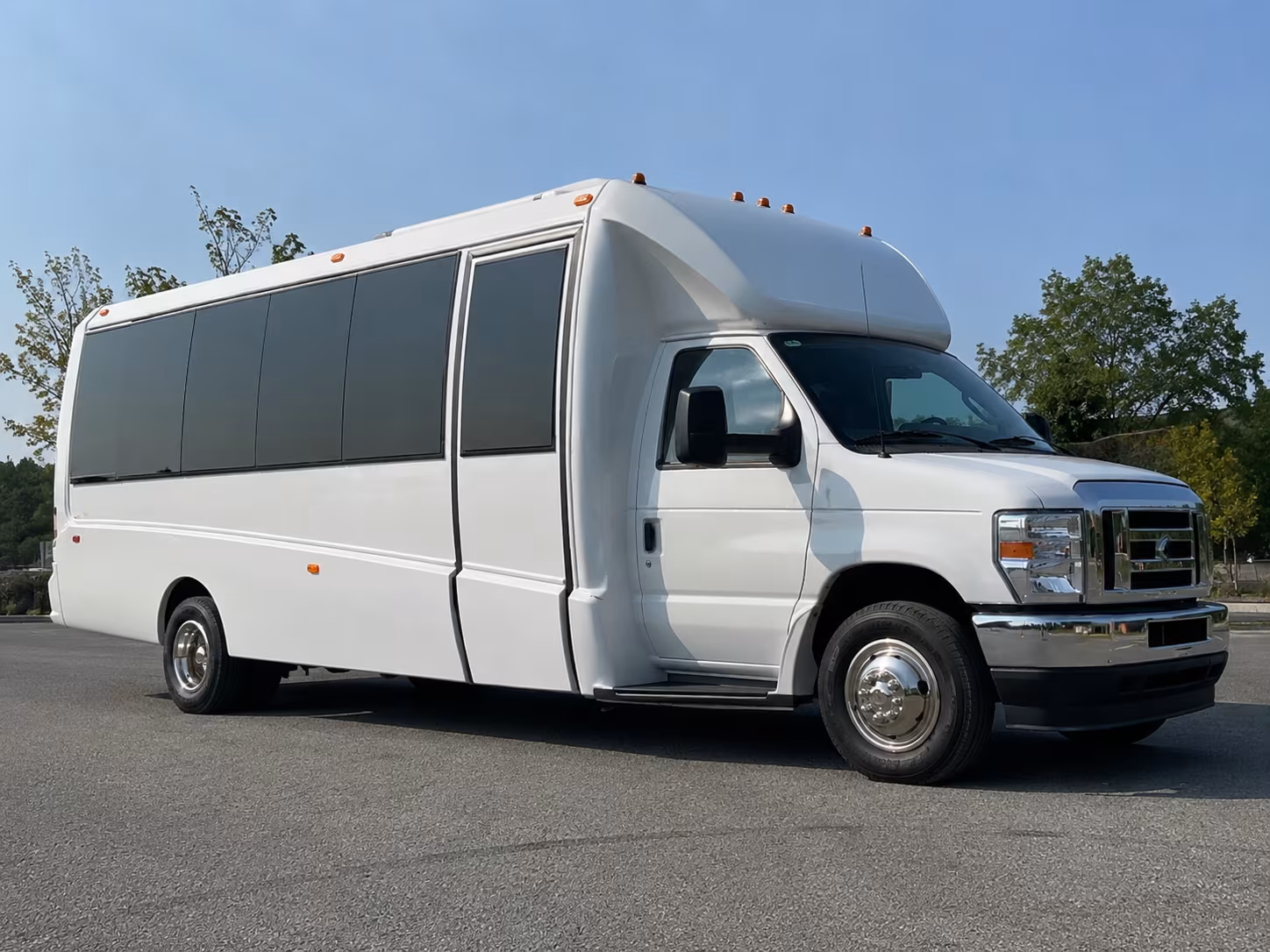 college and university field trip buses in the jackson area