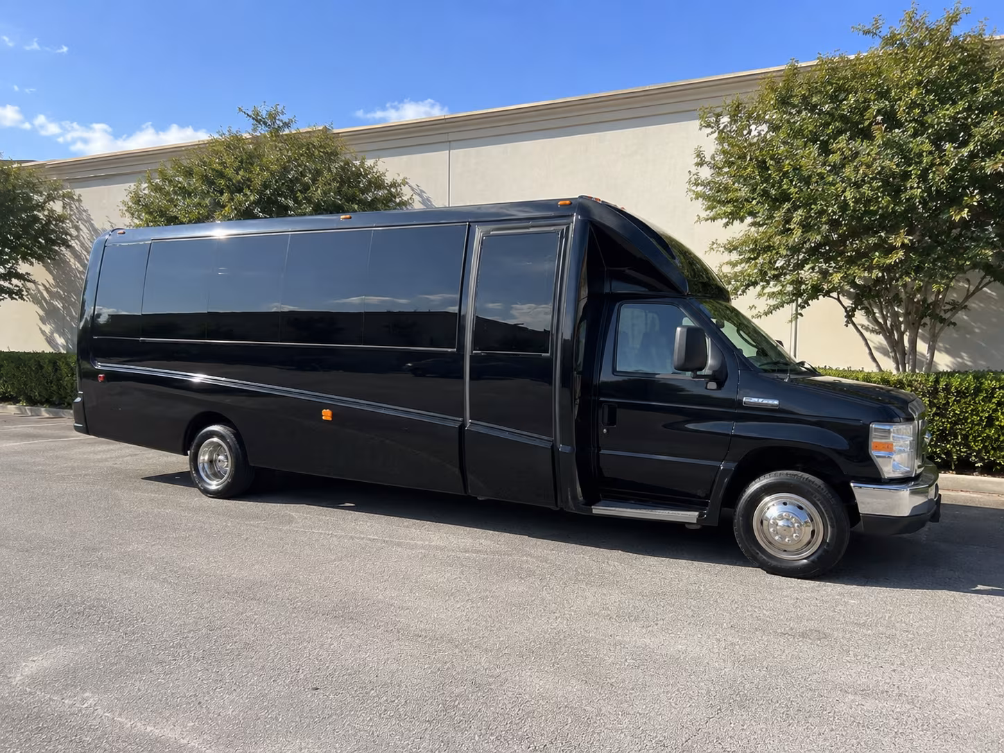 weekend wine tour bus rentals from jackson to natchez and the gulf coast